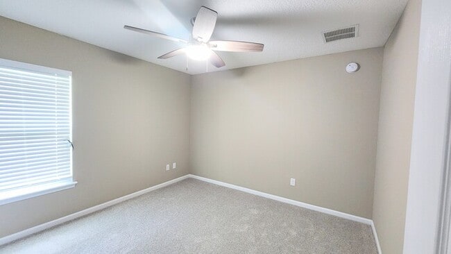 Building Photo - Charming 4-Bedroom Home in Middleburg with...