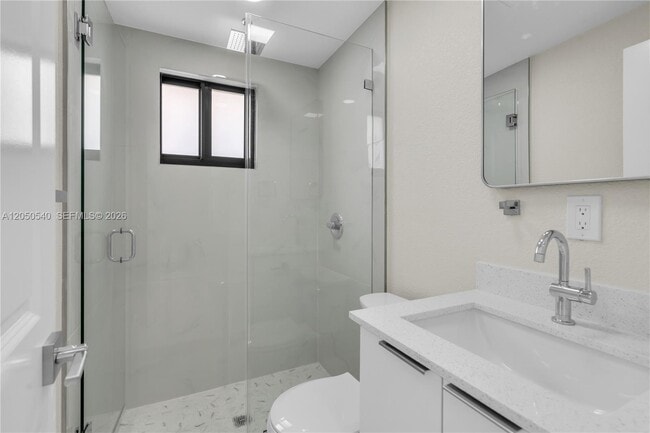 Building Photo - 2640 SW 30th Ct