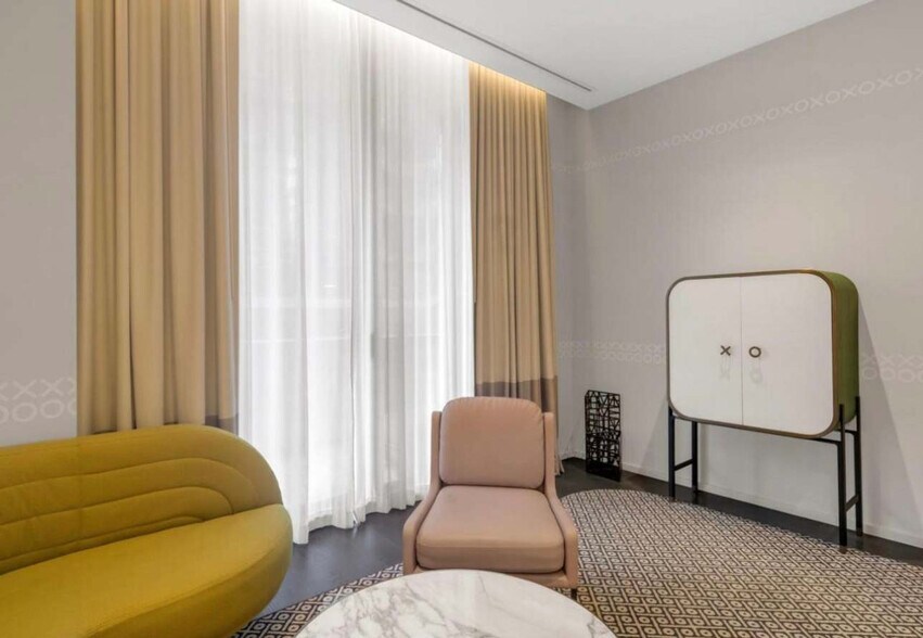 Building Photo - 805 S Miami Ave