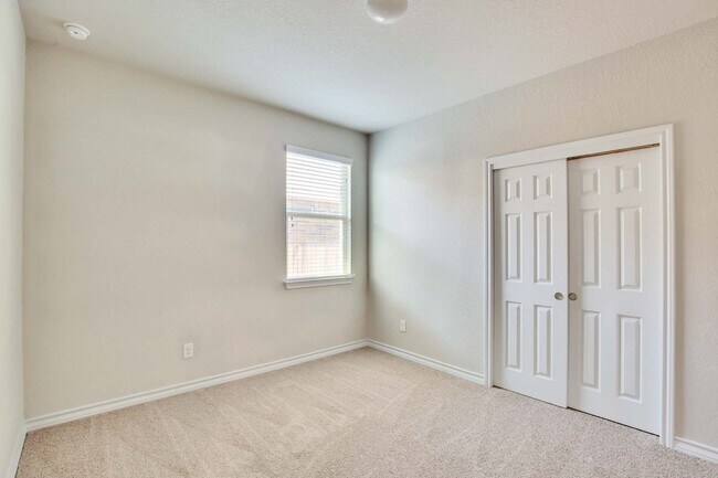 Building Photo - 8008 Massa Dr