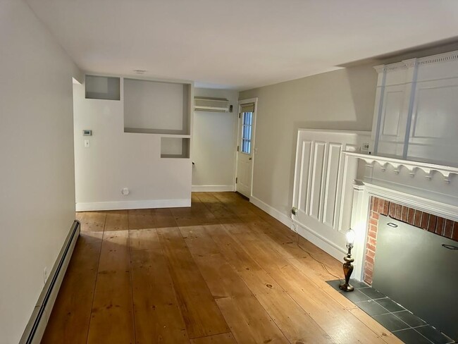 Building Photo - 43 Pleasant St