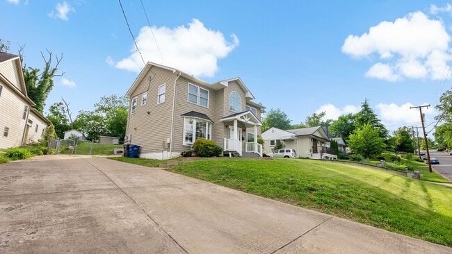 Building Photo - 6365 Columbia Pike