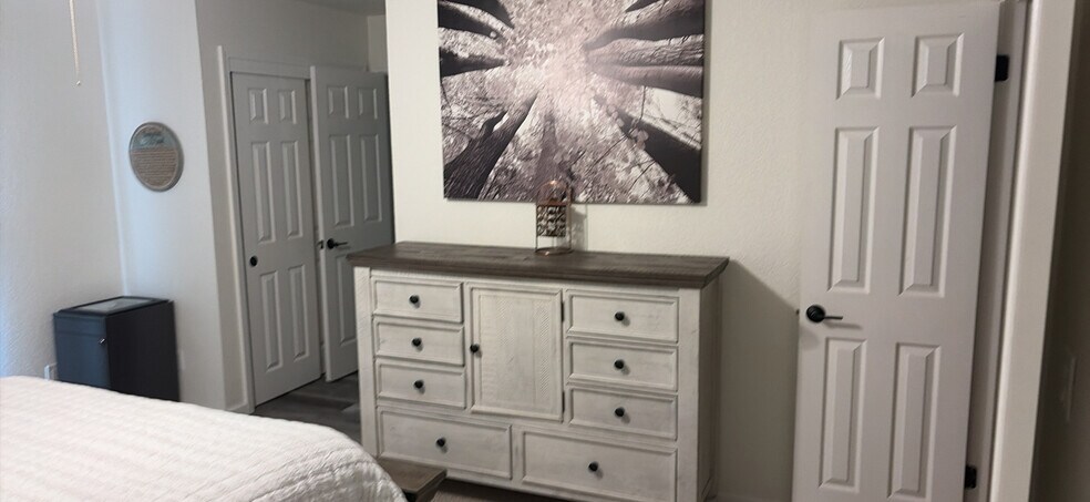 Building Photo - 5564 Sierra Springs Dr