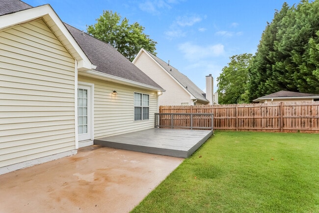 Building Photo - Spacious 4-Bedroom on a Corner Lot