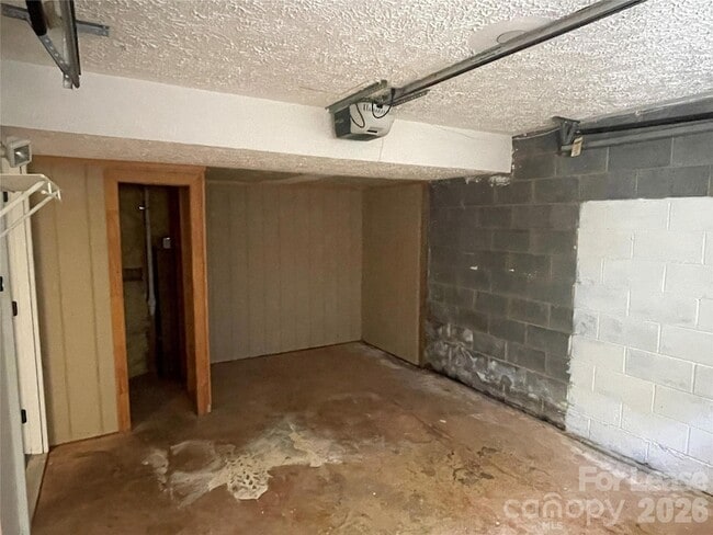 Building Photo - 23 44th Ave Pl NE