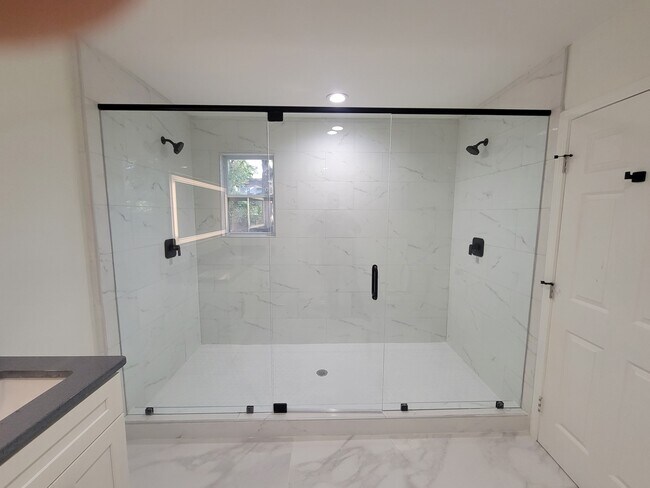 Master Bath - 1131 Montreat Ave SW