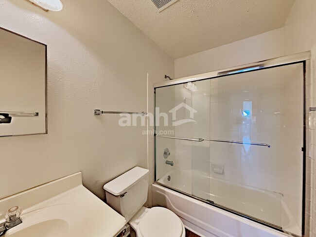 Building Photo - 8302 Parry Path