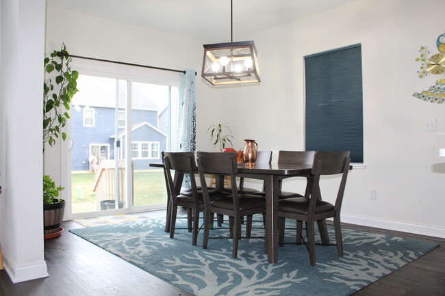 Breakfast Nook - 7456 Whimbrel Ln