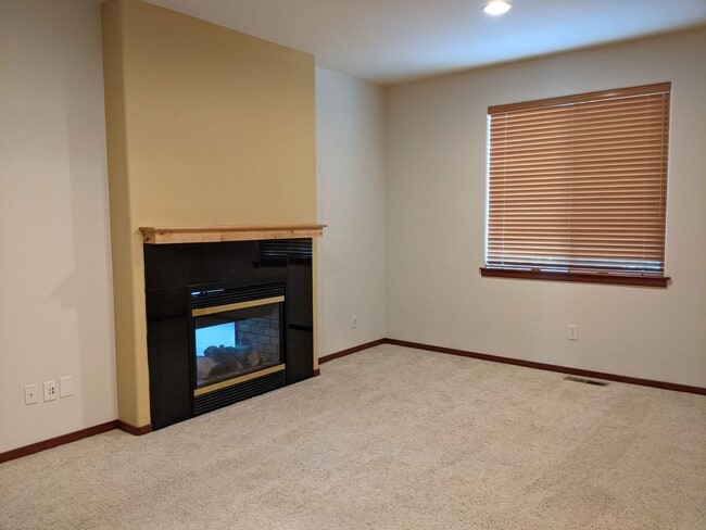 Building Photo - 3 Bd., 1.75 Ba., Rambler Style Home