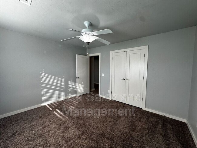 Building Photo - 17604 Sunny Hollow Rd
