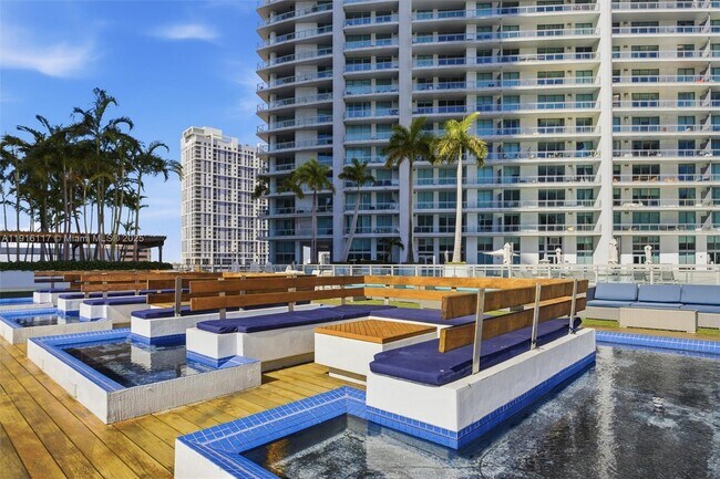 Building Photo - 92 SW 3rd St