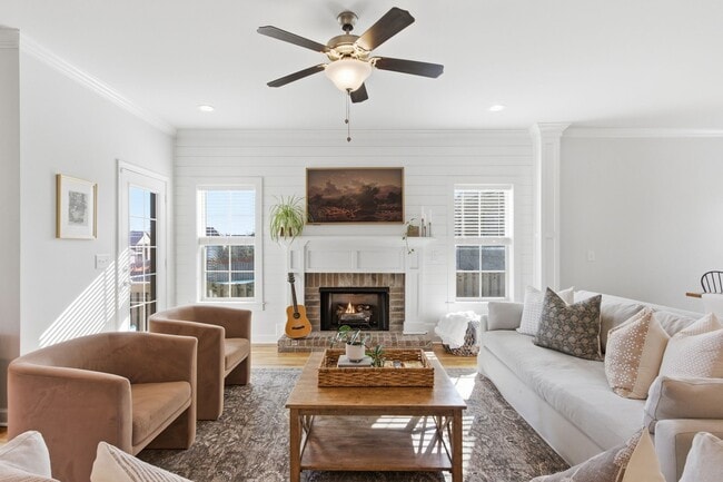 Building Photo - 2046 Lequire Ln