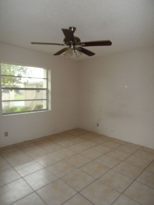 Building Photo - 2-Bed, 2-Bath Condo in Coral Springs!