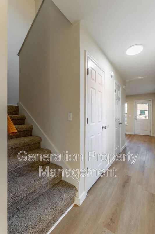 Building Photo - 2205 E 12th St