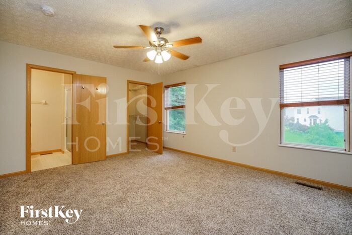 Building Photo - 5645 Blandon