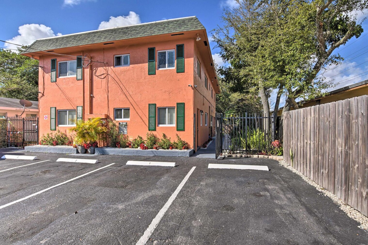 Building Photo - 441 NW 7th Terrace
