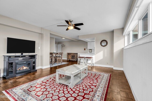 Building Photo - 321 Sunset Ave