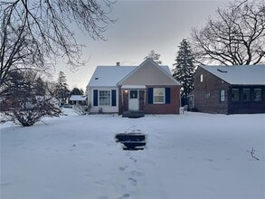 Building Photo - 2942 Zenith Ave N