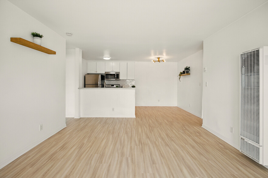 Building Photo - 4727 W 147th St