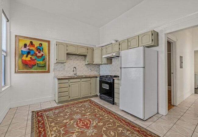 Building Photo - 320 Peralta St