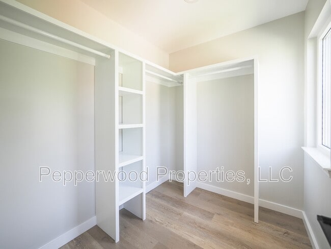 Building Photo - 933 Ansel St