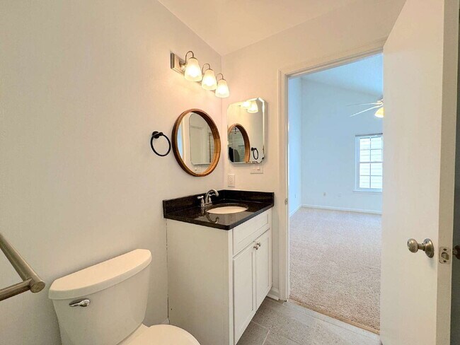 Building Photo - Stunning Top-Floor Penthouse Condo – Loaded with Luxury Upgrades!