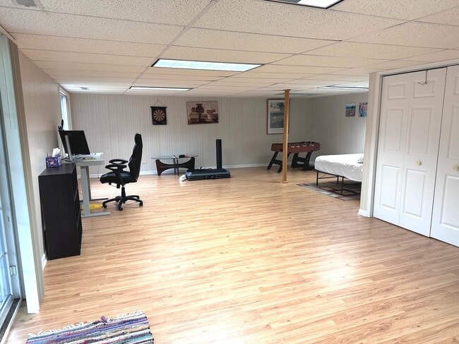 Building Photo - 209 S Pleasant Rd