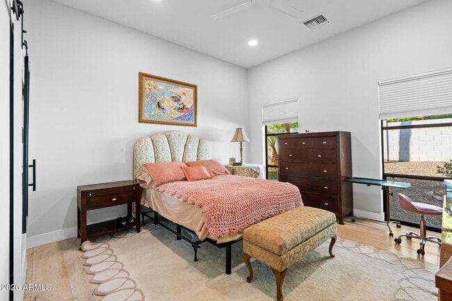 Building Photo - 3842 E San Miguel Ave