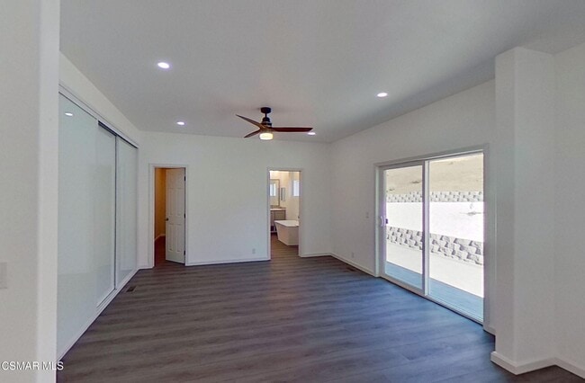 Building Photo - 152 Kings Pl