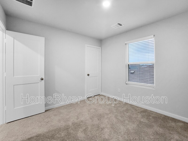 Building Photo - 10759 Red Flagstone Dr