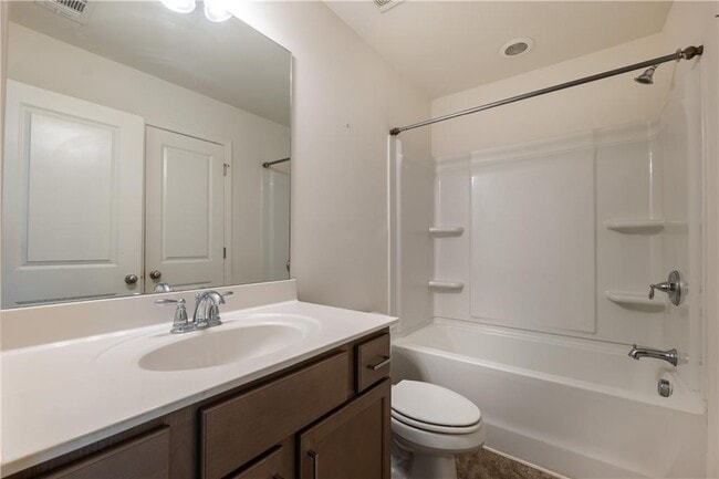 Building Photo - 915 Society Cir