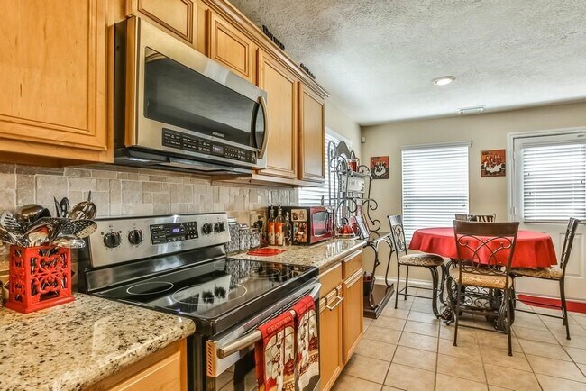 Building Photo - 5302 Palo Duro Dr