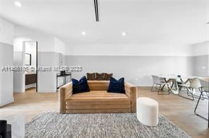 Building Photo - 3 br, 2.5 bath Townhome - BAY VISTA