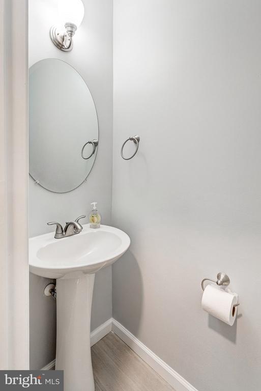 Building Photo - 8315 Sanderling Way