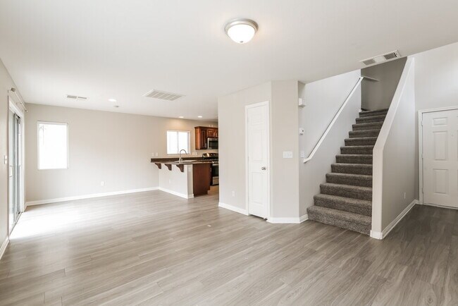 Building Photo - 9469 Diamond Bridge Ave