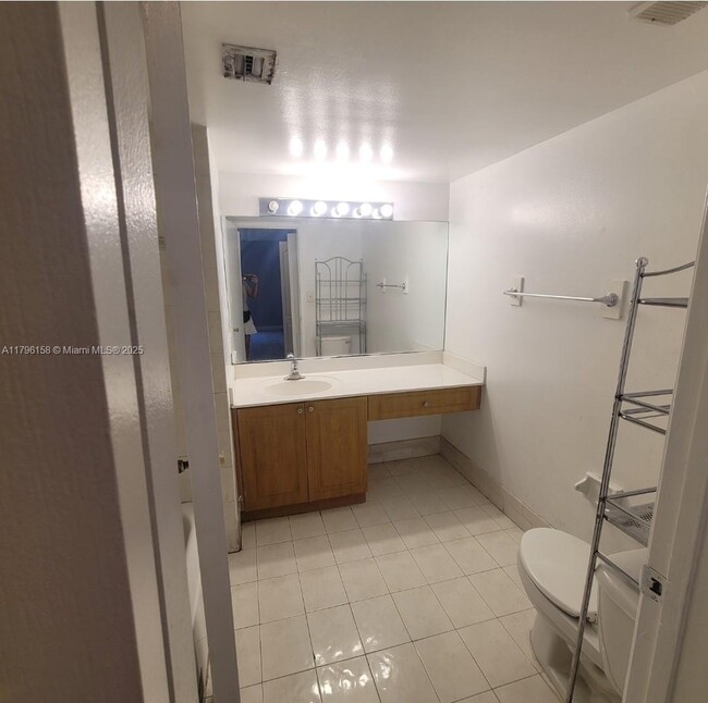 Building Photo - 4850 NW 97th Pl