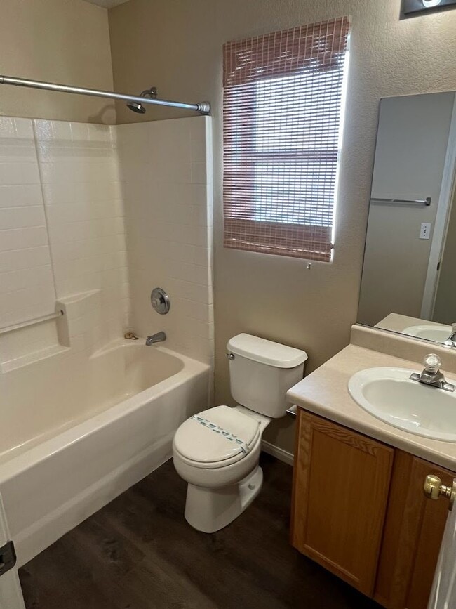 Building Photo - Great Single Story 3 Bedroom in the SW!