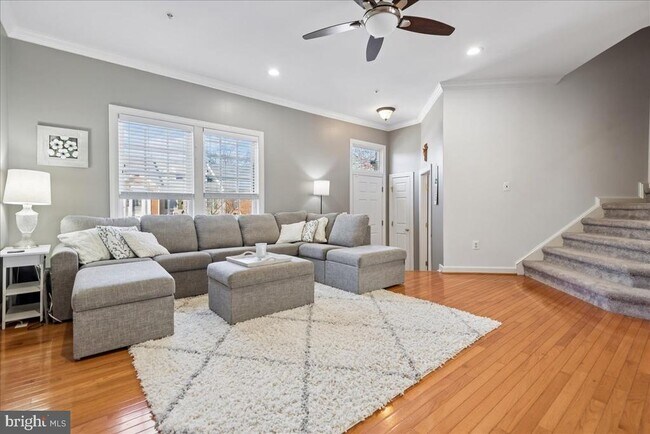 Building Photo - 10823 Wadsworth Rd