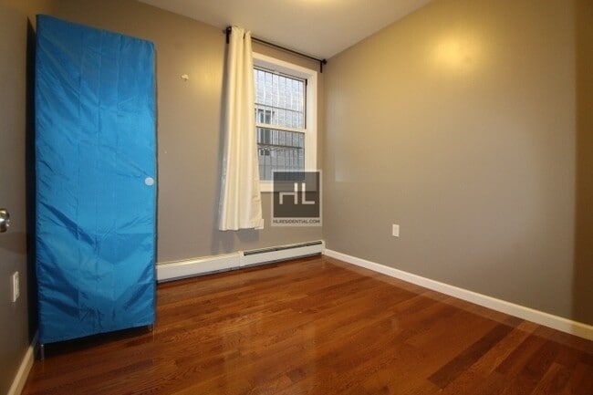 Building Photo - 70 STREET