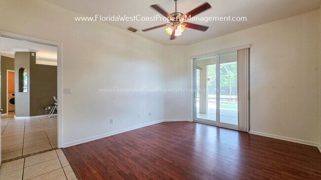 Building Photo - CUTE AND SPACIOUS 3 BEDROOM/ 2 BATH POOL HOME! NORTH PALMETTO! PET FRIENDLY!