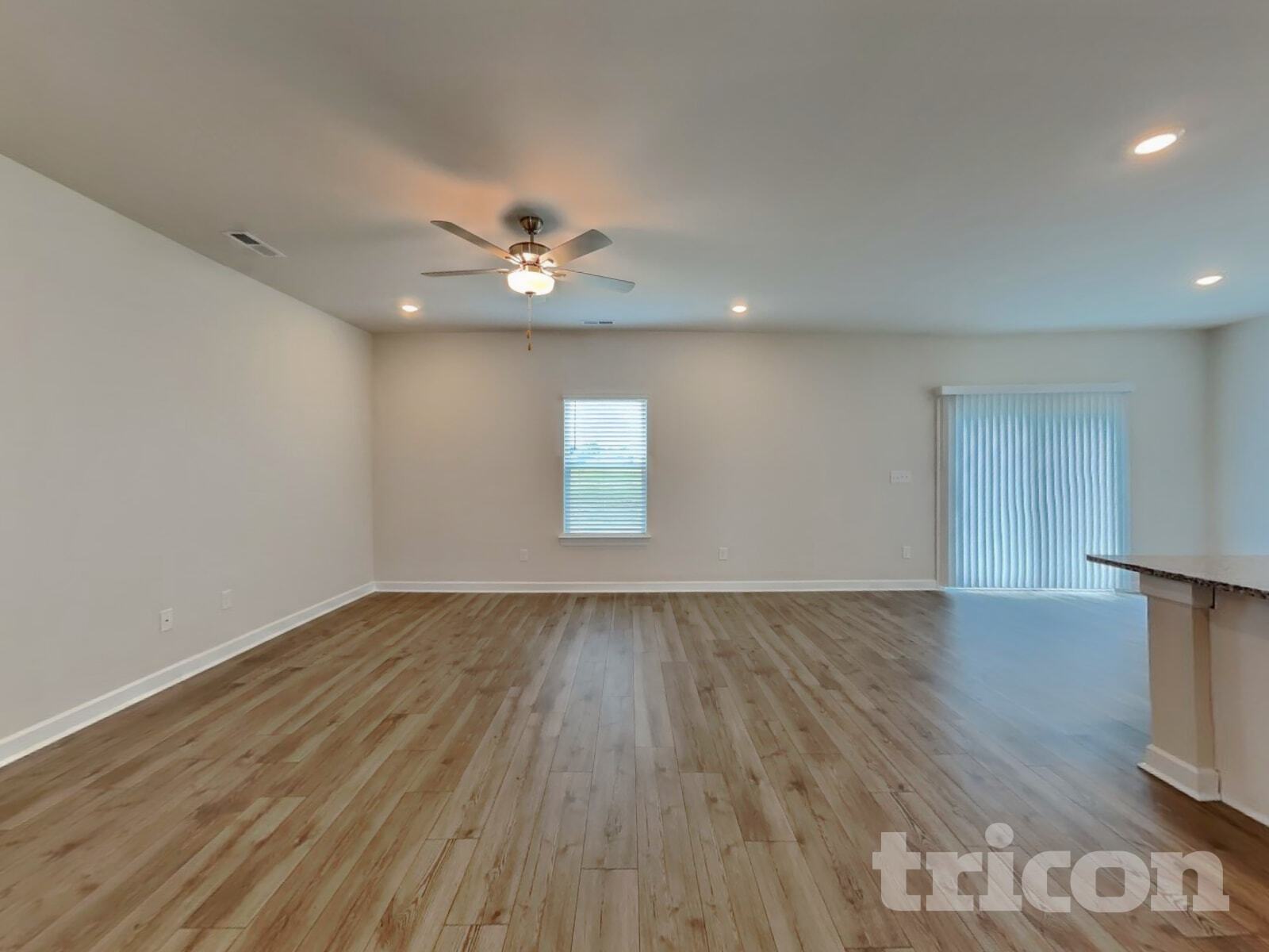 Building Photo - 3326 Quintana Dr