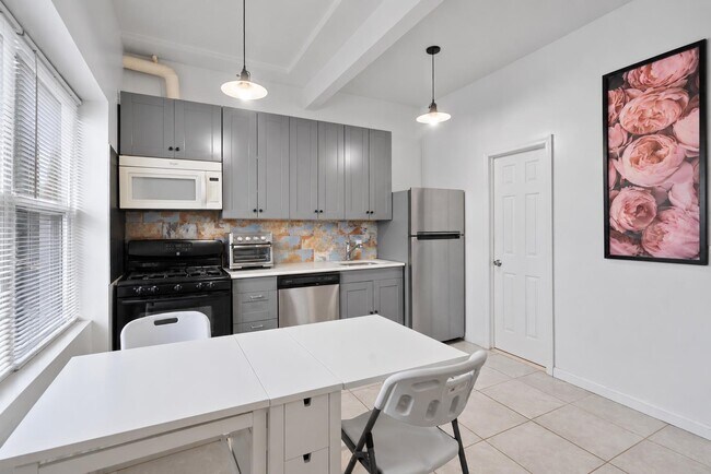Building Photo - 315-317 33rd St