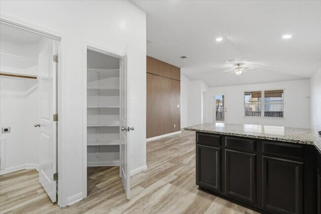 Building Photo - 19040 Kimberlite Dr