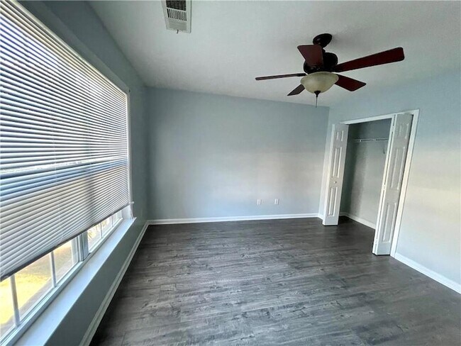 Building Photo - 400 Grayson Way