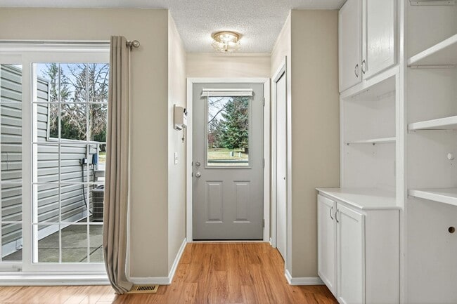 Building Photo - 13460 60th Pl N