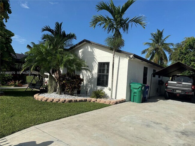 Building Photo - 26553 SW 125th Ct