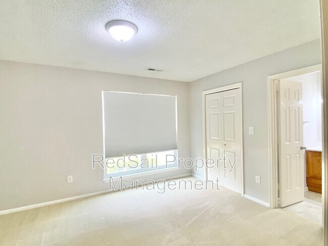Building Photo - 5310 Gardner Ct