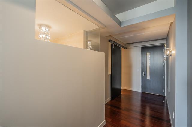 Building Photo - 2600 W 7th St