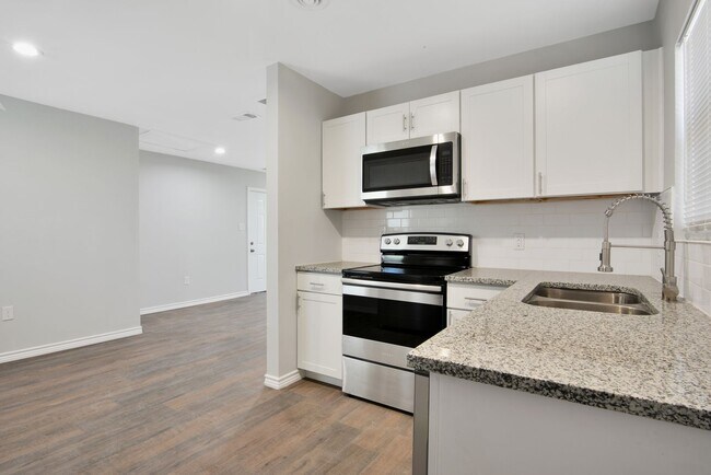 Building Photo - 6205 Lovett Ave