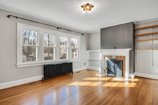 Building Photo - Standout 3-bed, 1.5-bath 1930s Richmond home full of vintage charm